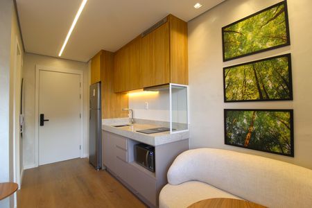 Cozinha de casa de condomínio para alugar com 1 quarto, 24m² em Moema, São Paulo
