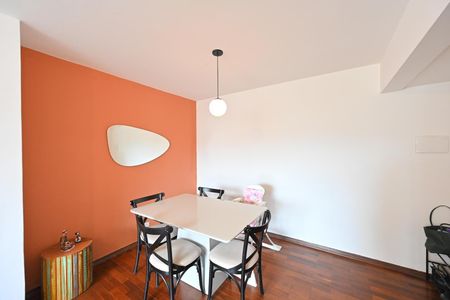 Apartamento para alugar com 70m², 2 quartos e 1 vaga Apartamento para alugar com 70m², 2 quartos e 1 vagaSala