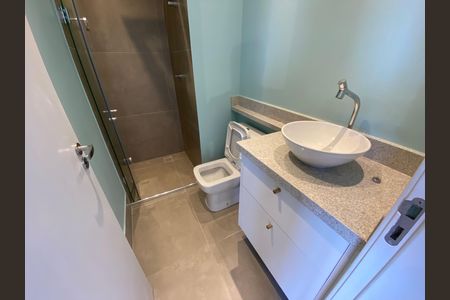 Studio para alugar com 34m², 1 quarto e sem vaga Studio para alugar com 34m², 1 quarto e sem vagaBanheiro
