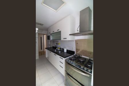 Apartamento para alugar com 100m², 2 quartos e 2 vagas Apartamento para alugar com 100m², 2 quartos e 2 vagasCozinha e Área de Serviço
