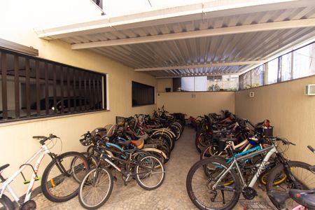 Apartamento para alugar com 100m², 2 quartos e 2 vagas Apartamento para alugar com 100m², 2 quartos e 2 vagasÁrea comum