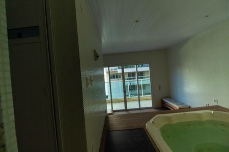 Apartamento para alugar com 100m², 2 quartos e 2 vagas Apartamento para alugar com 100m², 2 quartos e 2 vagasÁrea comum