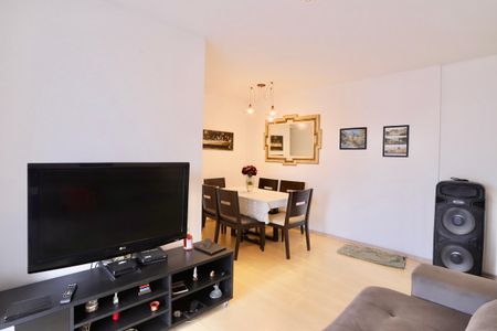 Apartamento à venda com 75m², 3 quartos e 2 vagas Apartamento à venda com 75m², 3 quartos e 2 vagasSala