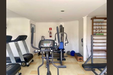 Apartamento à venda com 75m², 3 quartos e 2 vagas Apartamento à venda com 75m², 3 quartos e 2 vagasAcademia