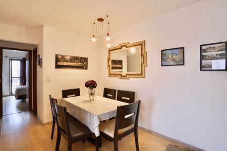 Apartamento à venda com 75m², 3 quartos e 2 vagas Apartamento à venda com 75m², 3 quartos e 2 vagasSala de Jantar