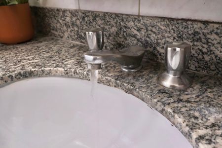 Apartamento à venda com 75m², 3 quartos e 2 vagas Apartamento à venda com 75m², 3 quartos e 2 vagasBanheiro do Quarto 1