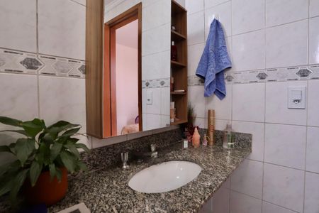Apartamento à venda com 75m², 3 quartos e 2 vagas Apartamento à venda com 75m², 3 quartos e 2 vagasBanheiro do Quarto 1