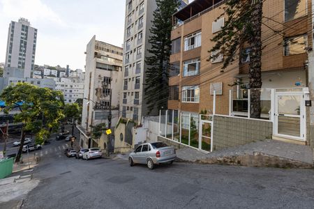 Apartamento para alugar com 198m², 4 quartos e 2 vagas Apartamento para alugar com 198m², 4 quartos e 2 vagasFachada