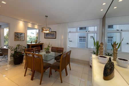 Apartamento para alugar com 198m², 4 quartos e 2 vagas Apartamento para alugar com 198m², 4 quartos e 2 vagasSala de Jantar