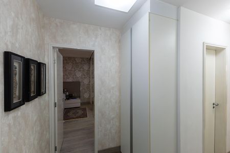 Apartamento para alugar com 198m², 4 quartos e 2 vagas Apartamento para alugar com 198m², 4 quartos e 2 vagasCorredor
