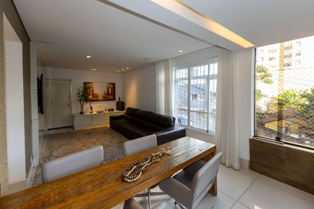Varanda da Sala de TV de apartamento para alugar com 4 quartos, 198m² em Santo Antônio, Belo Horizonte