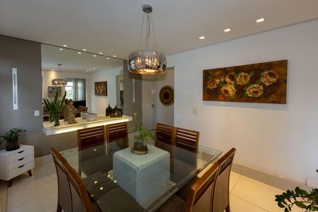 Apartamento para alugar com 198m², 4 quartos e 2 vagas Apartamento para alugar com 198m², 4 quartos e 2 vagasSala de Jantar