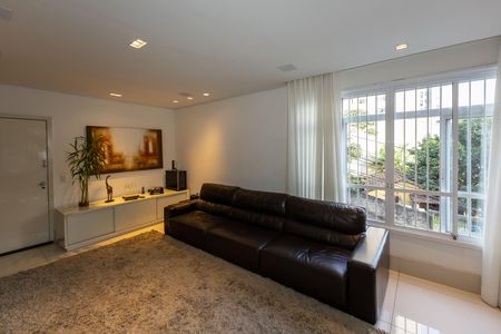 Apartamento para alugar com 198m², 4 quartos e 2 vagas Apartamento para alugar com 198m², 4 quartos e 2 vagasSala de TV