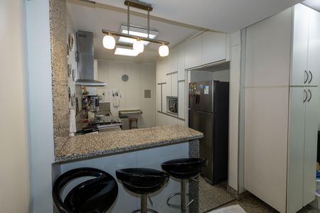 Apartamento para alugar com 198m², 4 quartos e 2 vagas Apartamento para alugar com 198m², 4 quartos e 2 vagasCozinha