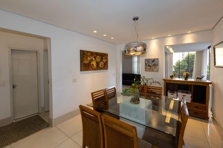 Apartamento para alugar com 198m², 4 quartos e 2 vagas Apartamento para alugar com 198m², 4 quartos e 2 vagasSala de Jantar