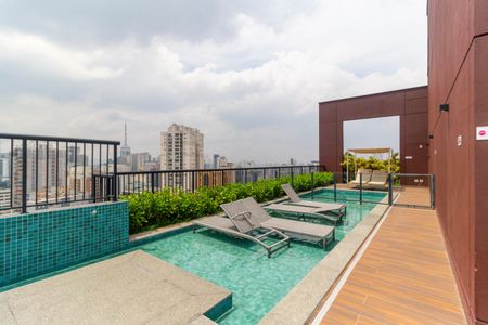 Studio à venda com 27m², 1 quarto e sem vaga Studio à venda com 27m², 1 quarto e sem vagaPiscina