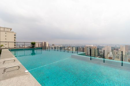 Studio à venda com 27m², 1 quarto e sem vaga Studio à venda com 27m², 1 quarto e sem vagaPiscina