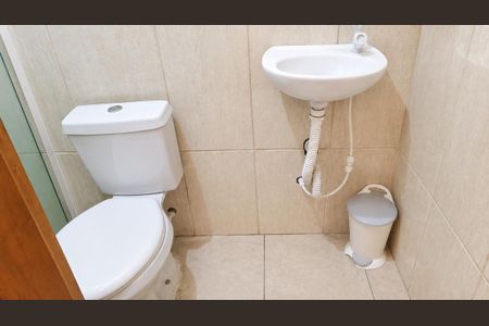 Banheiro de casa para alugar com 1 quarto, 42m² em Vila Palmeiras, São Paulo