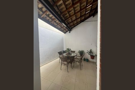 Casa de condomínio à venda com 140m², 4 quartos e 3 vagas