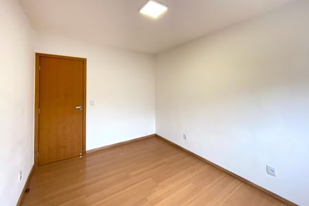 Apartamento à venda com 101m², 3 quartos e 2 vagas Apartamento à venda com 101m², 3 quartos e 2 vagasSuite 1