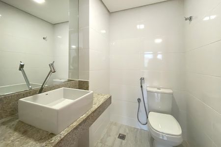 Apartamento à venda com 101m², 3 quartos e 2 vagas Apartamento à venda com 101m², 3 quartos e 2 vagasLavabo da Sala