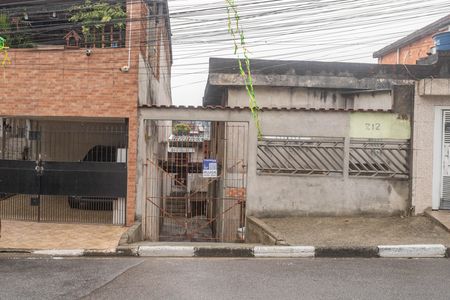 Casa para alugar com 60m², 3 quartos e 1 vaga Casa para alugar com 60m², 3 quartos e 1 vagaFachada + placa