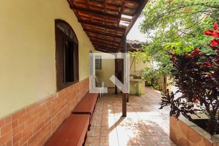 Casa à venda com 198m², 6 quartos e 2 vagasÁrea Externa