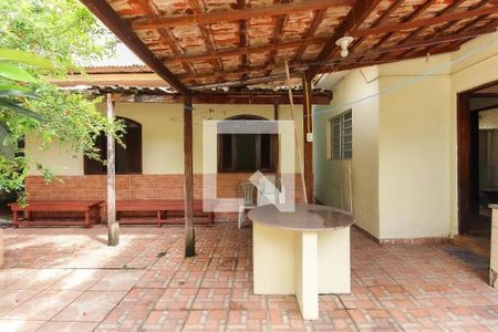 Casa à venda com 198m², 6 quartos e 2 vagasÁrea Externa