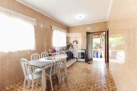 Casa à venda com 198m², 6 quartos e 2 vagasCozinha