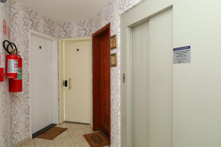 Apartamento à venda com 82m², 2 quartos e 1 vagaÁrea comum - Saguão do andar