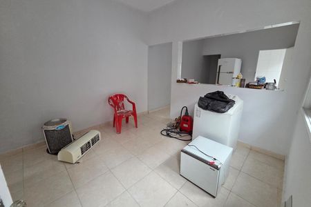 Casa para alugar com 200m², 3 quartos e 4 vagas Casa para alugar com 200m², 3 quartos e 4 vagasSala