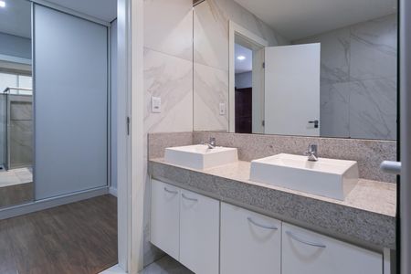 Casa para alugar com 213m², 3 quartos e 5 vagas Casa para alugar com 213m², 3 quartos e 5 vagasBanheiro da suíte