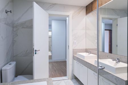 Casa para alugar com 213m², 3 quartos e 5 vagas Casa para alugar com 213m², 3 quartos e 5 vagasBanheiro da suíte