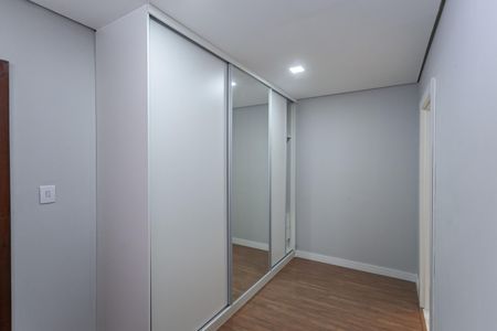 Casa para alugar com 213m², 3 quartos e 5 vagas Casa para alugar com 213m², 3 quartos e 5 vagasCloset da suíte