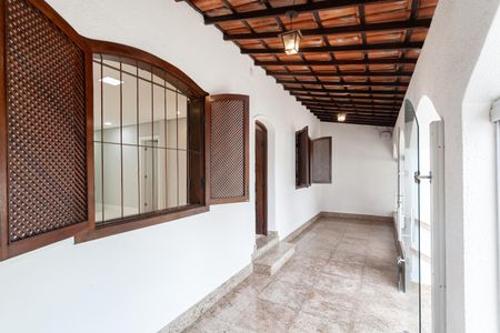 Casa para alugar com 213m², 3 quartos e 5 vagas Casa para alugar com 213m², 3 quartos e 5 vagasVaranda