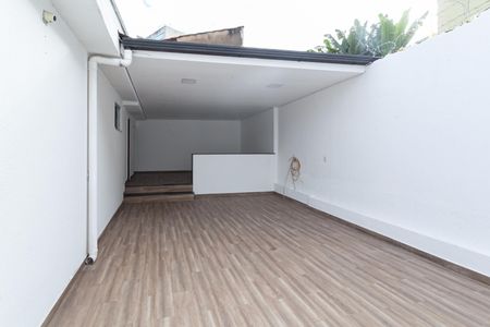 Casa para alugar com 213m², 3 quartos e 5 vagas Casa para alugar com 213m², 3 quartos e 5 vagasQuintal
