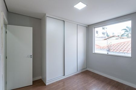 Casa para alugar com 213m², 3 quartos e 5 vagas Casa para alugar com 213m², 3 quartos e 5 vagasQuarto 2