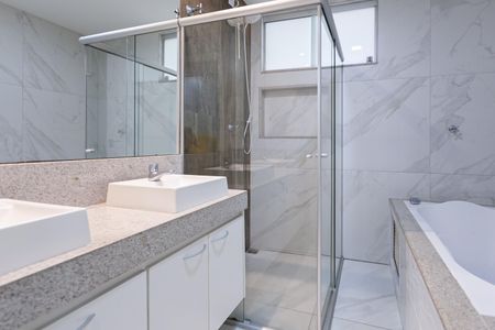 Casa para alugar com 213m², 3 quartos e 5 vagas Casa para alugar com 213m², 3 quartos e 5 vagasBanheiro da suíte