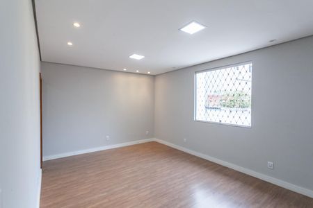 Casa para alugar com 213m², 3 quartos e 5 vagas Casa para alugar com 213m², 3 quartos e 5 vagasSuíte
