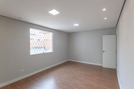 Casa para alugar com 213m², 3 quartos e 5 vagas Casa para alugar com 213m², 3 quartos e 5 vagasSuíte