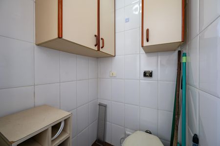 Banheiro de serviço de apartamento à venda com 2 quartos, 80m² em Aeroporto, São Paulo