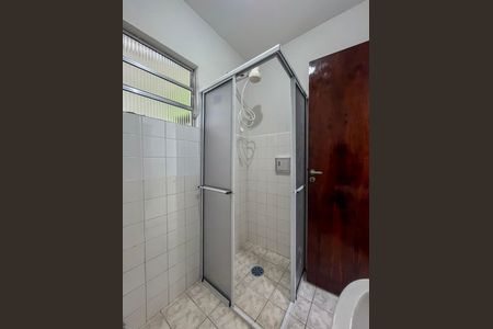 Banheiro de casa para alugar com 1 quarto, 49m² em Jardim Maria Estela, São Paulo