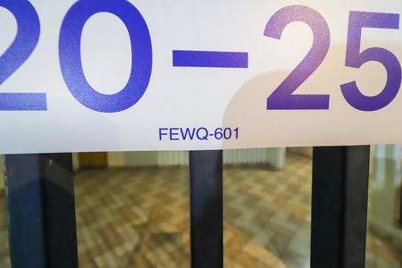 Casa para alugar com 100m², 3 quartos e 1 vagaPlaquinha - Cód. FEWQ-601