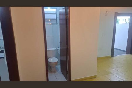 Casa de condomínio para alugar com 160m², 2 quartos e 1 vaga Casa de condomínio para alugar com 160m², 2 quartos e 1 vagaBanheiro