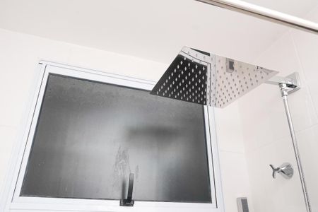 Banheiro de apartamento para alugar com 2 quartos, 43m² em Jardim Alvorada, Nova Iguaçu