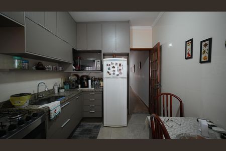Casa à venda com 166m², 3 quartos e 2 vagasCozinha