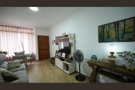 Casa à venda com 166m², 3 quartos e 2 vagasSala