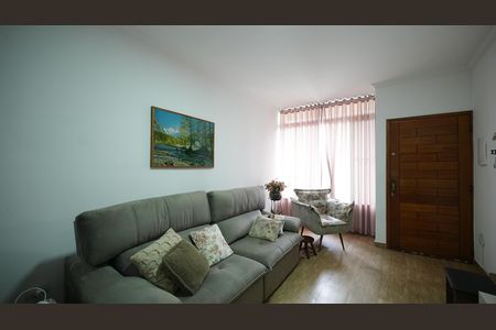 Casa à venda com 166m², 3 quartos e 2 vagasSala