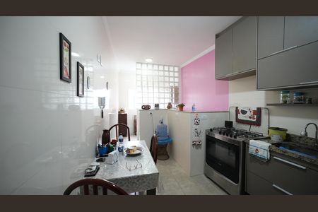 Casa à venda com 166m², 3 quartos e 2 vagasCozinha