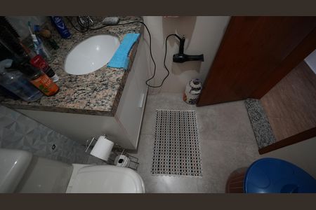 Casa à venda com 166m², 3 quartos e 2 vagasBanheiro Social